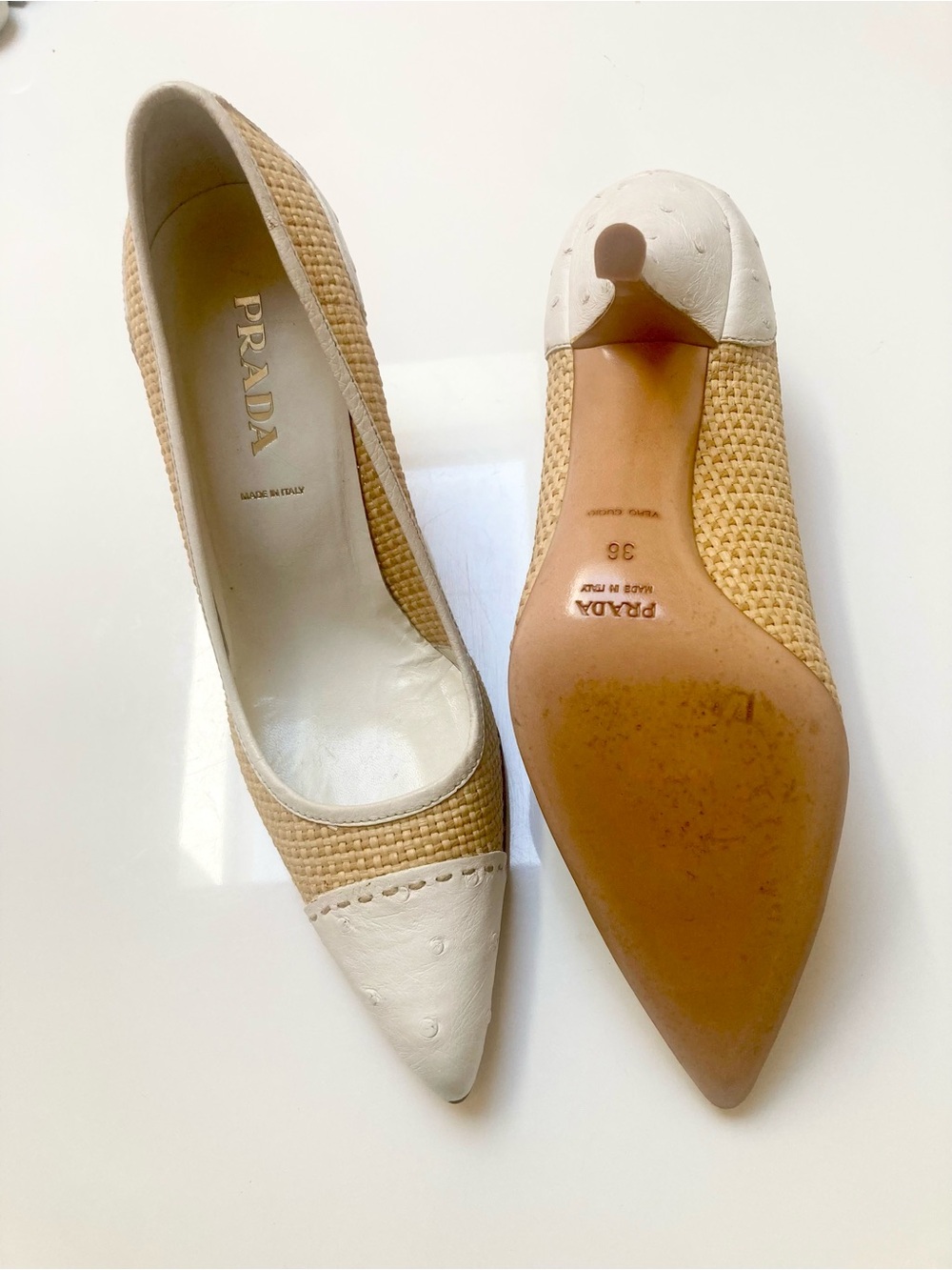 Authentic PRADA Woven Raffia Pointed Toe Pump - Picture 4 of 4